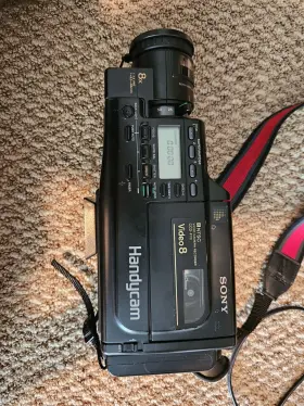 Ccd-f70 Sony Ccdf70 Vintage Handycam Camcorder 2 Batteries Ac Adapter/ Charger-case