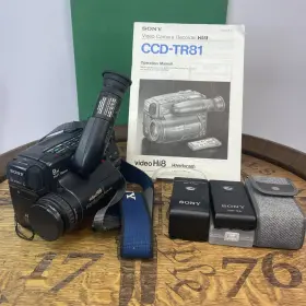 Ccr-tr81 Sony Parts - Ccd-tr6 Video 8 Handycam Camcorder 2 Batteries And Manual Not Tested