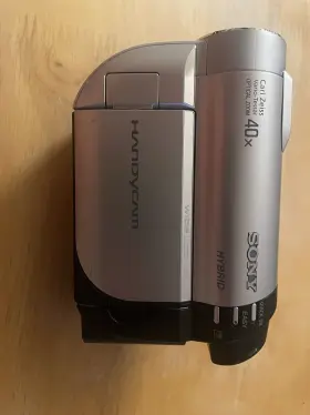 Dc230 Sony Handycam Dc230. 40x Zoom And Has Carl Zeiss
