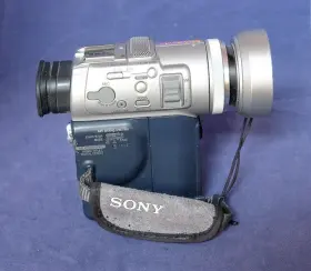 Dcr-pc100e Sony Dcr-100e Pal Handycam Digital Video Camcorder Working Very Good