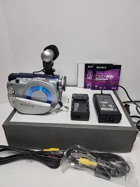 Dcr-dvd200 Sony Digital Camcorder Model With Mic And Accessories. Tested Works