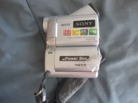 Dcr-dvd610e Sony Lot Of 3 Handycam Dv55f Dcrhc21 Dcrhc40 All With Battery #2