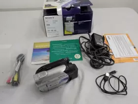 Dcr-dvr108 Sony Handycam Camcorder Dvd R/rw Video Camera - Tested