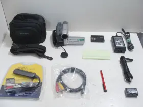 Dcr-hc28 Sony Handycam Mini Dv Camcorder Nightshot I.link 20x Optical Zoom 5247