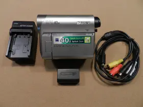 Dcr-hc52 Sony Handycam Minidv Camcorder 40x Optical Zoom