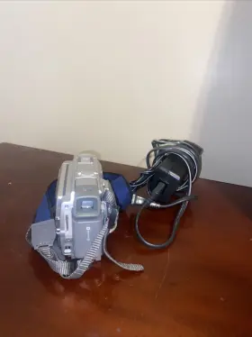 Dcr-hc85 Sony Handycam Ntsc Mini Dv Steadyshot Camcorder With Accessories And Case #3