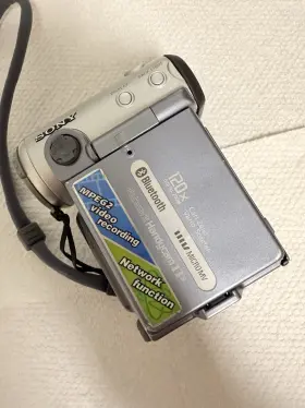 Dcr-ip7e Sony Handycam Video Camera With Battery But No Charger