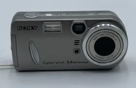 Dsc-p92 Sony Dcr-p92 Cybershot 5mp 3x Optical Zoom Gray Digital Camera No Batt/excellent