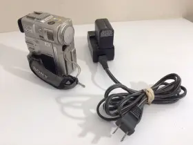 Dcr-pc1 Sony Handycam Mini Dv Camcorder Vision With Battery And Charger Tested