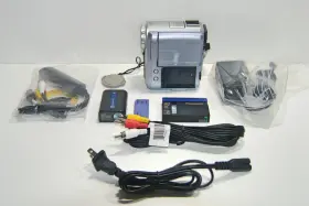 Dcr-pc105e Sony Pal Hd Mini Dv Camcorder Nightshot Transfer To Pc/laptop/vcr