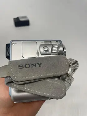 Dcr-pc106e Sony Handycam Super Steady Shot Pal Video Camera Recorder Free Shippi #3