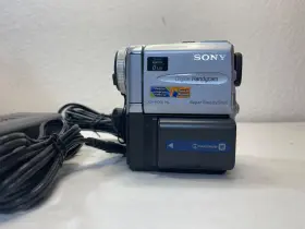 Dcr-pc4e Sony Handycam Minidv Camcorder With Nightshot - Clean And Fully Working #2