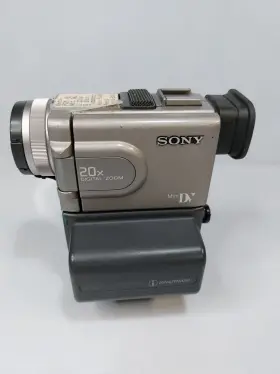 Dcr-pc7 Sony Handycam Mini Dv Digital Video Camera Recorder For Parts/repair