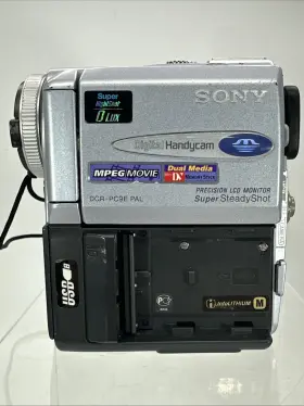 Dcr-pc9e Sony Mini Dv Tape Digital Video Camera Handycam Complete Working Read #2