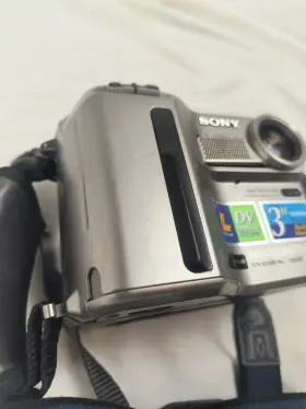 Dcr-sc1ooe Sony Dcr-sc1oo Handycam Pal Camcorder Film Camera Broken For Parts No Battery #3