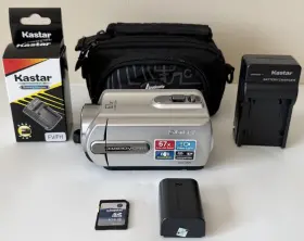 Dcr-sr21 Sony Rare Silver 67x Optical Zoom 80gb Hdd Handycam Camcorder And Case