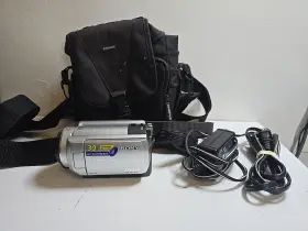 Dcr-sr57e Sony Handycam Digital Camcorder Hdd 80gb 60x Optical Zoom Charger