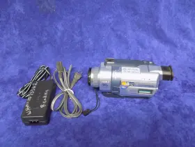 Dcr-trv240 Sony Dcr-tr240 Handycam Digital 8 Camcorder With Charger