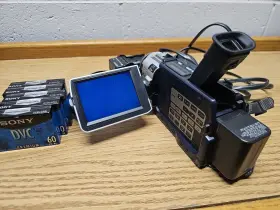 Dcr-trv15e Sony Handycam Mini Dv Digital Video Camera For Spares Or Repair #3