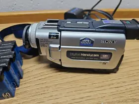 Dcr-trv15e Sony Handycam Mini Dv Digital Video Camera For Spares Or Repair