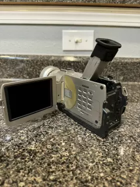 Dcr-trv20 Sony Handycam Minidv Digital Video Camcorder No Battery Untested #2