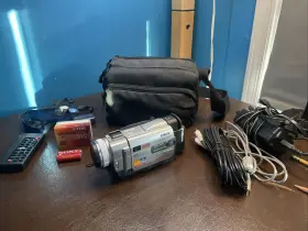 Dcr-trv20e Sony Mini Dv Tape Digital Video Camera Handycam Working Set With Extras