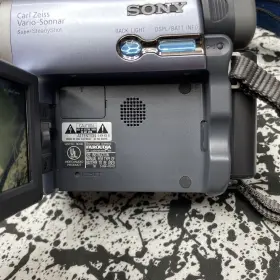 Dcr-trv22 Sony Handycam Camcorder - With 2 Mini Dv Tapes Extra Battery And Case #3