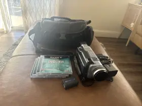 Dcr-trv240 Sony Digital8 Camcorder Hi8 Video - Bag Included. Fast Shipping #2