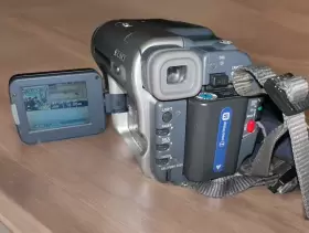 Dcr-trv260 Sony Handycam Hi8/digital8 Camcorder Charger/batteries #3