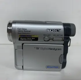 Dcr-trv33e Sony Handycam Dcr-trv33 Mini Dv Camcorder Untested No Battery Parts Or Repair