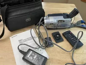 Dcr-trv350 Sony Digital 8 Tape Handycam - Silver Tested Manual Bag No Tapes