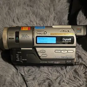 Dcr-trv7000 Sony Handycam Ntsc Digital8 Hi8 Camcorder 20x Zoom Lcd Night Vision