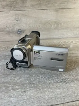 Dcr-trv8 Sony Handycam Minidv Camcorder Unit Only #2