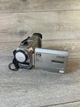 Dcr-trv8 Sony Handycam Minidv Camcorder Unit Only
