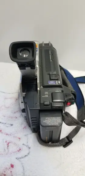 Dcr-trv820 Sony Digital 8 Handycam Model No. Ntsc - Not Tested #3