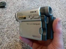 Dcr-trv33 Sony Dcr-tv33 Handycam Digital Mini Dv Camcorder Great Xmas Gift #2