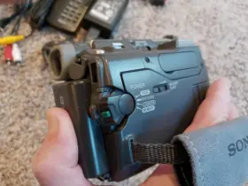 Dcr-trv33 Sony Dcr-tv33 Handycam Digital Mini Dv Camcorder Great Xmas Gift #3