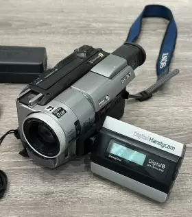 Dcr-trv315 Sony Dcr-tvr315 Handycam Digital 8 In Good Working Condition With Battery And Charger #3