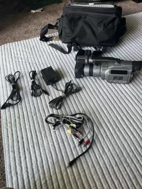 Dcr-vx1000 Sony 10x Optical Zoom Lcd Digital Handycam - Gray Made In Japanese