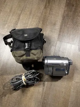 Drc-trv260 Sony Handycam Hi8 Nightshot With Battery/charger- Tested