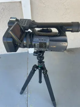 Dsr-pd198p Sony Dsr-pd198 Professional 3cmos Digital Video Camcorder Minidv / Dvcam Format