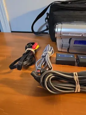 Dcr-trv460 Sony Dvr-trv460 Handycam Digital 8 Hi8 Camcorder - With Accessories #2