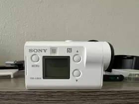 Fdr-x3000r Sony Action 4k Cam Fdr-x3000 With Live-view Remote And Accessories #3