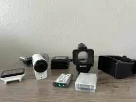 Fdr-x3000r Sony Action 4k Cam Fdr-x3000 With Live-view Remote And Accessories