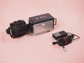 Hdc-x300 Sony Hd Compact Camera 1/2 Inch 1.5 Megapixel 3ccd