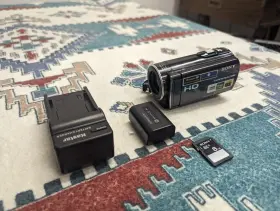 Hdr-cx110 Sony Handycam Camcorder Tested W 8gb Memory Stick And Charger/battery