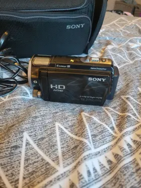 Hdr-cx560v Sony With Wide Angle Lens Digital Video Camera Handycam And Bag Nice #2