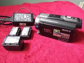 Hdr-cx760 Sony Handycam Charger And 3 Batteries. Amazing Camara