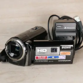 Hdr-pj30v Sony Hdr-pj30 Hd Handycam Camcorder 32gb W Built-in Projector Good