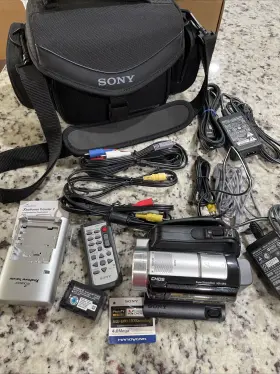 Hdr-sr10e Sony Handycam Hdr-sr10 Camcorder Hd 40gb Hdd High Definition Video Camera Mint